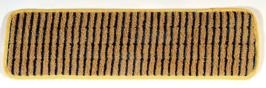 Microfiber scrubber mop