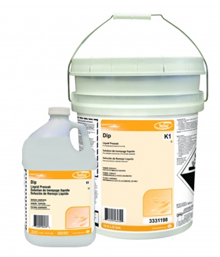 Prétrempage et détachant alcalin chloré concentré Suma® Dip K-1 – 3,78 L